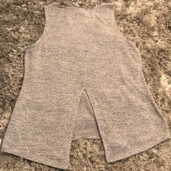 Gray top - Picture 5 of 5